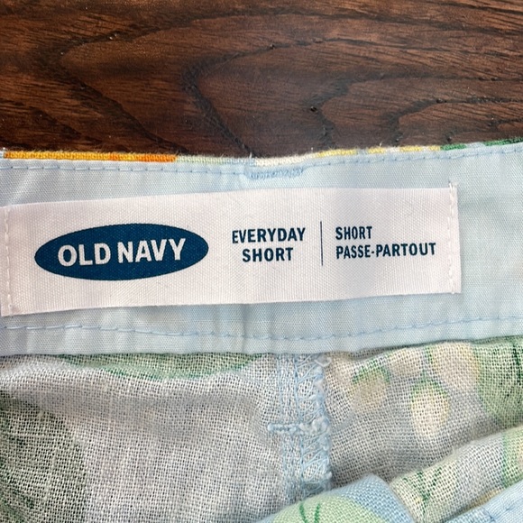 Old navy tropical cotton shorts - Picture 3 of 4